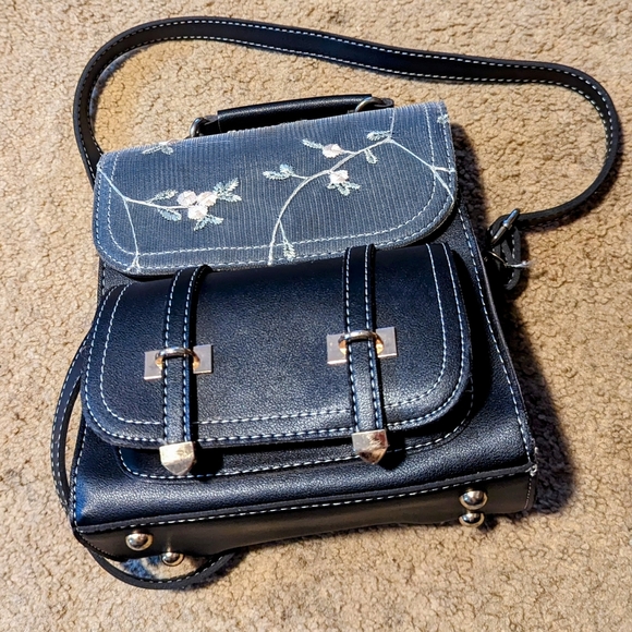 Purse - Picture 3 of 4